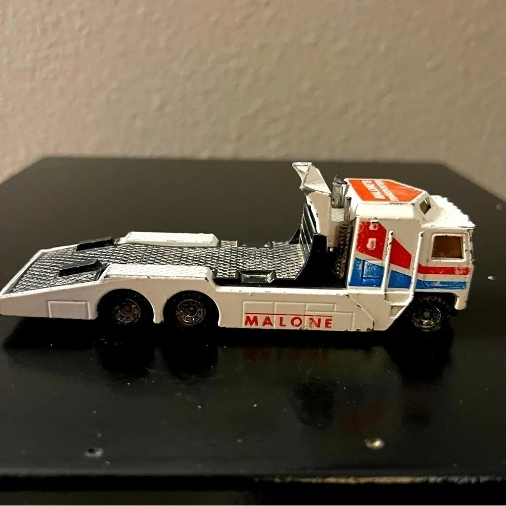 Matchbox Vintage 1983 Kenworth Cabover Racing Transporter